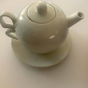 Cute one person tea set. First picture is everything all together